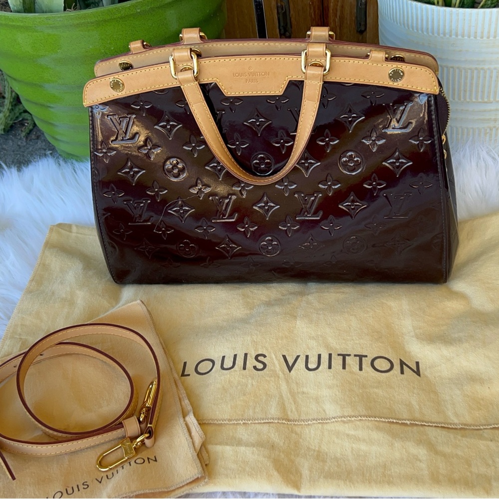 🔥🔥LOUIS VUITTON Amarante Brea Monogram Vernis Leather MM Handbag🔥🔥